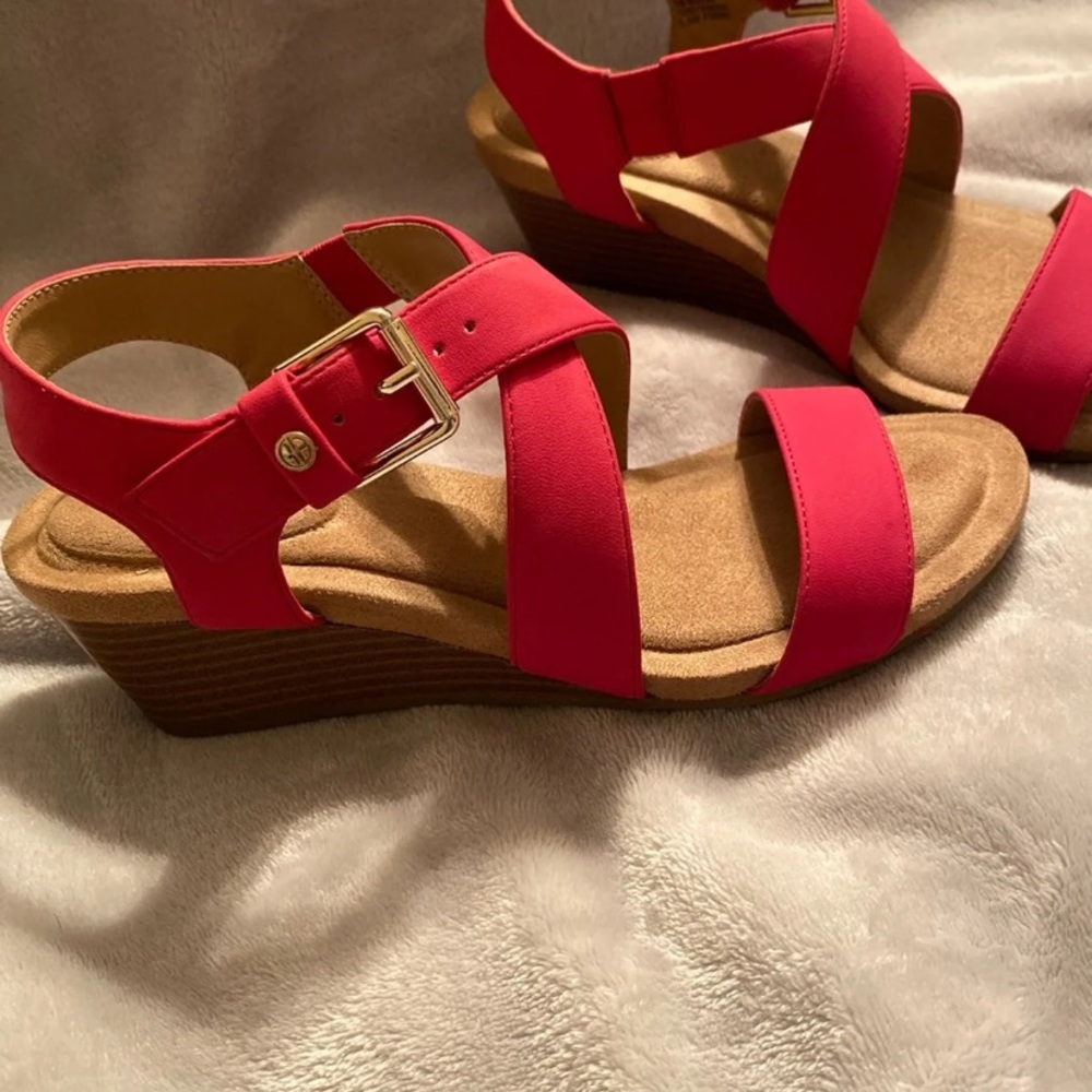 Shoes - Picture 3 of 3